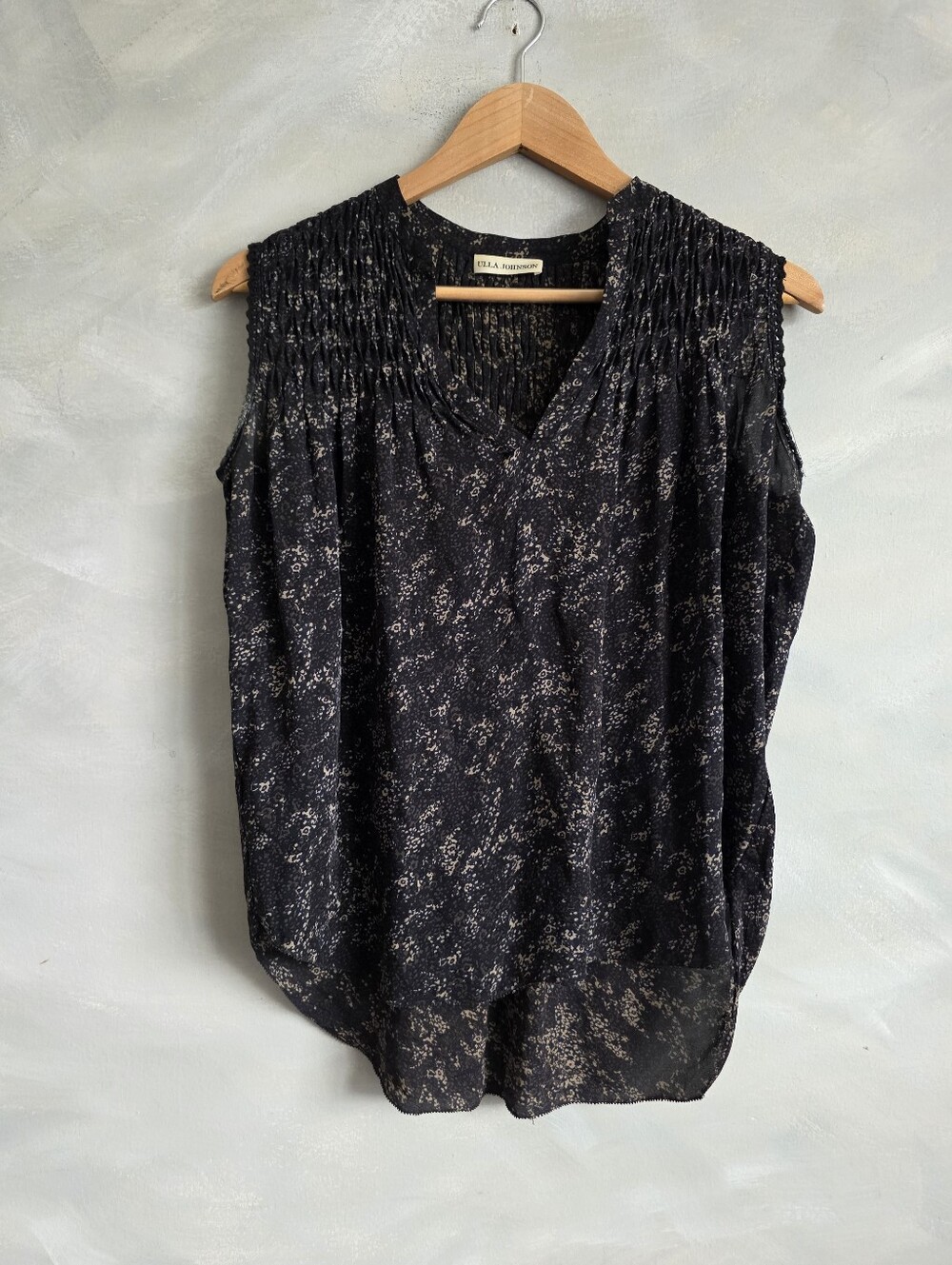 Ulla Johnson Smocked Ditsy Print V-Neck Silk Sleeveless Blouse Sz 2